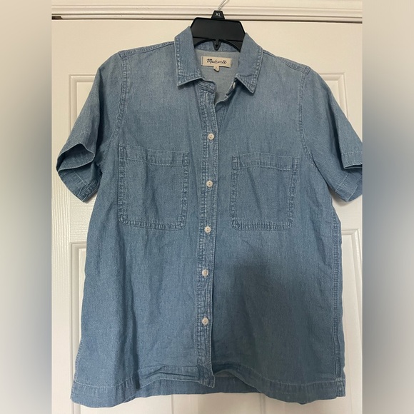 EUC Madewell Denim Short Sleeve Button-up Shirt size Small - Picture 3 of 4